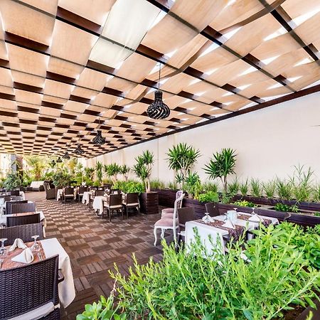 Vuni Palace Premium Hotel & Spa & Casino Beachfront Location ! Кирения Екстериор снимка