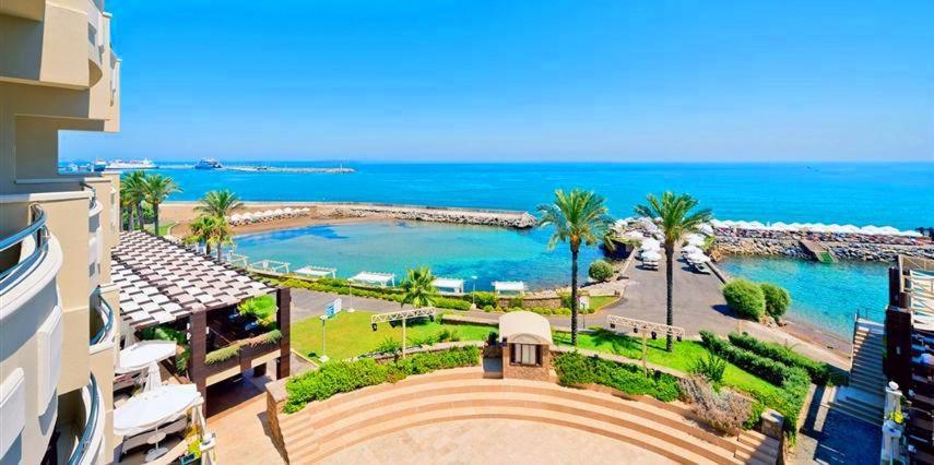 Vuni Palace Premium Hotel & Spa & Casino Beachfront Location ! Кирения Екстериор снимка