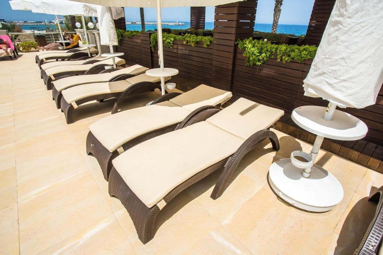 Vuni Palace Premium Hotel & Spa & Casino Beachfront Location ! Кирения Екстериор снимка