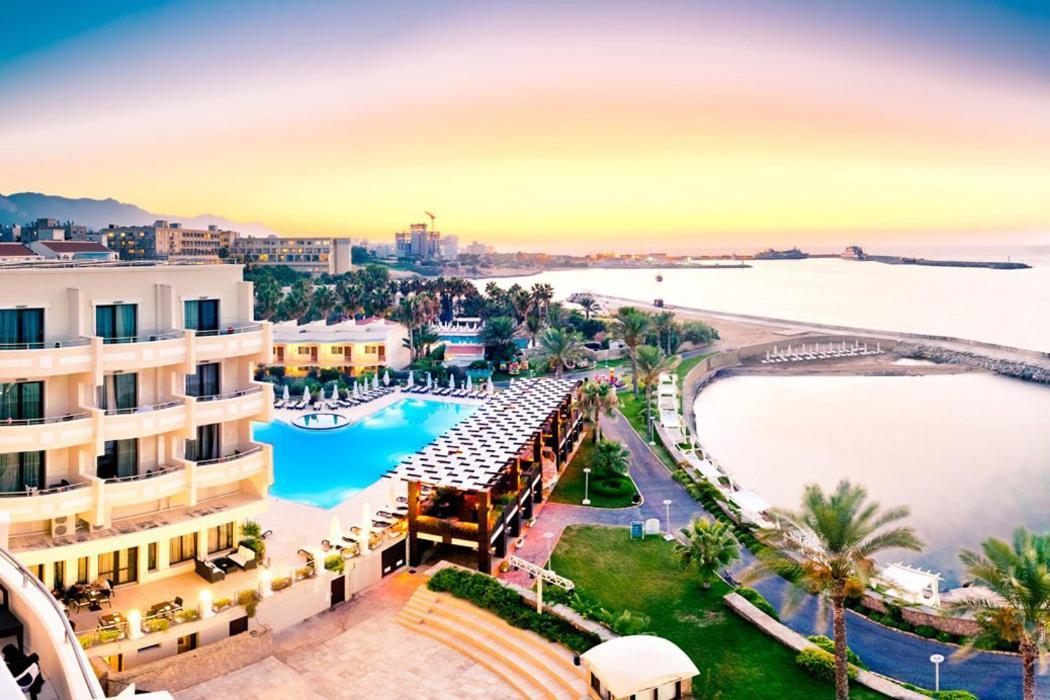 Vuni Palace Premium Hotel & Spa & Casino Beachfront Location ! Кирения Екстериор снимка