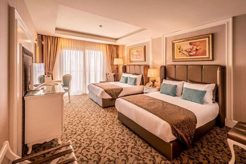 Vuni Palace Premium Hotel & Spa & Casino Beachfront Location ! Кирения Екстериор снимка