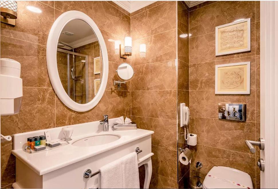 Vuni Palace Premium Hotel & Spa & Casino Beachfront Location ! Кирения Екстериор снимка