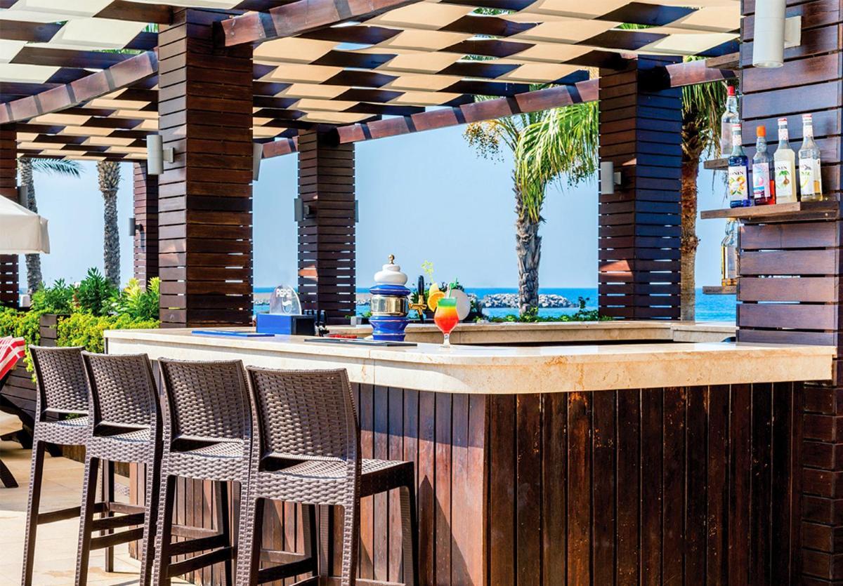 Vuni Palace Premium Hotel & Spa & Casino Beachfront Location ! Кирения Екстериор снимка