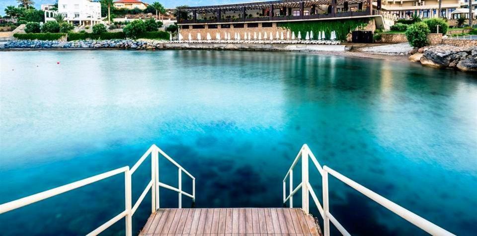 Vuni Palace Premium Hotel & Spa & Casino Beachfront Location ! Кирения Екстериор снимка