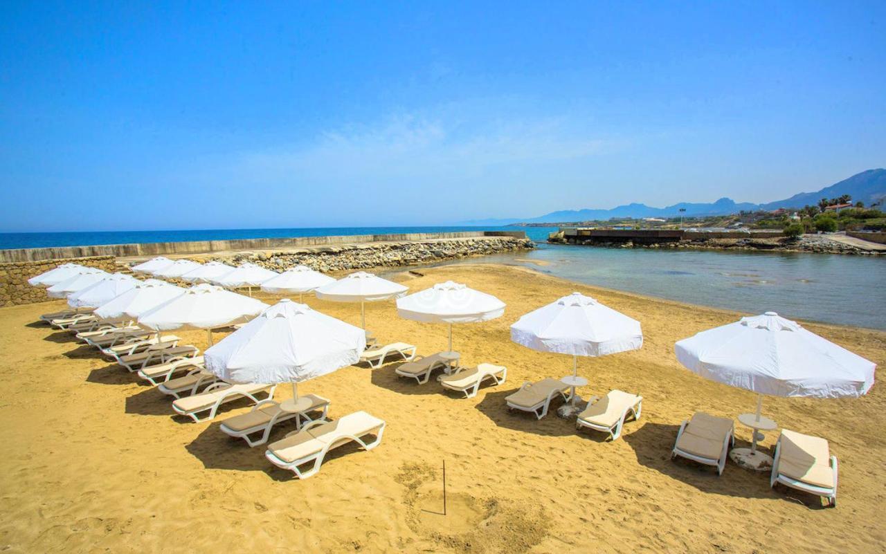 Vuni Palace Premium Hotel & Spa & Casino Beachfront Location ! Кирения Екстериор снимка